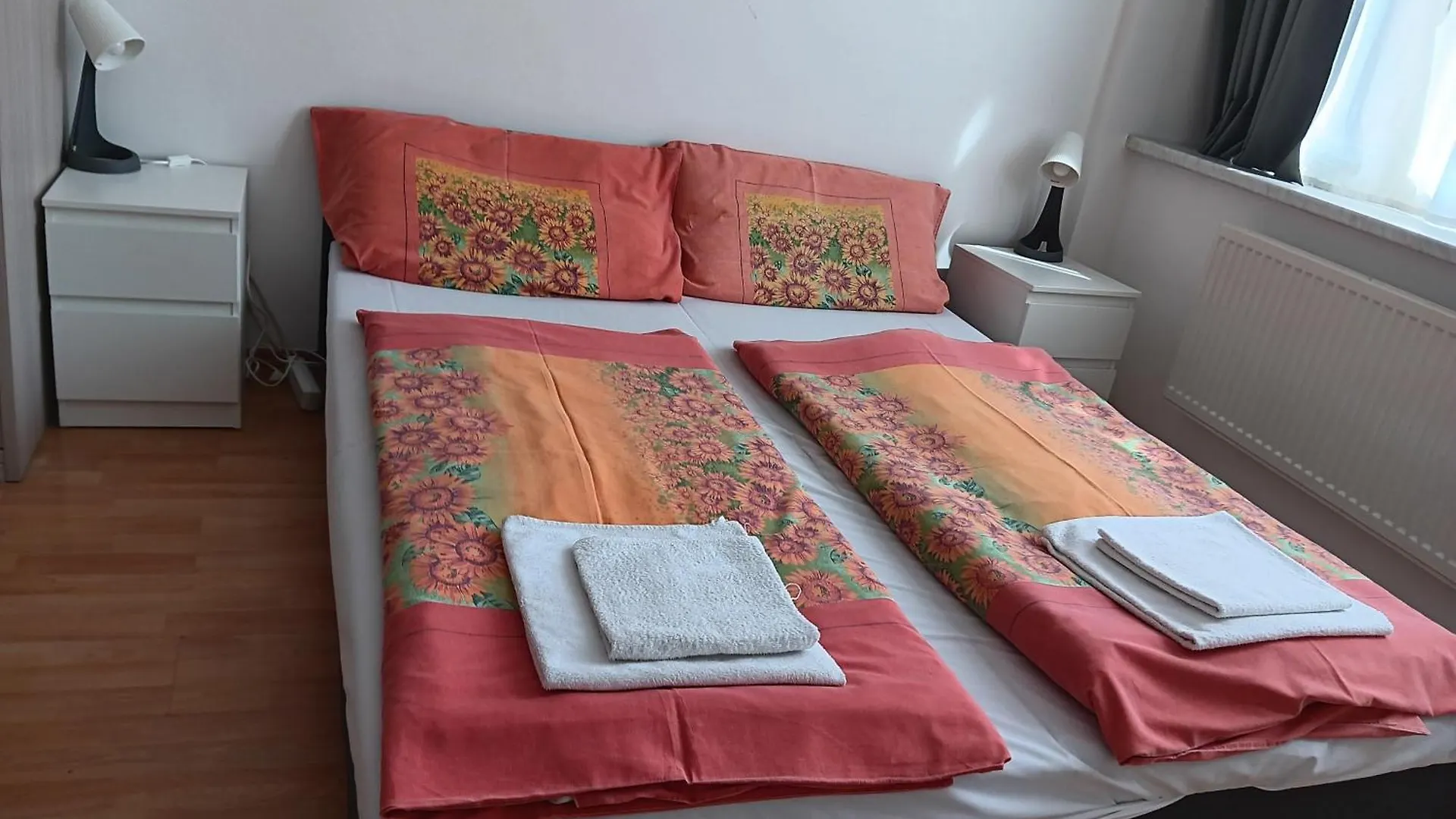 הקונטקטים של Plzenska Apartment